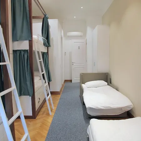Hostel Karavan *