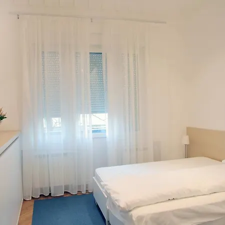 Hostel Karavan